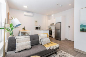 New and Perfectly Located 1 Bedroom Apartment by Den Stays